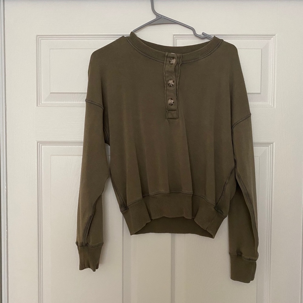 American eagle sweater